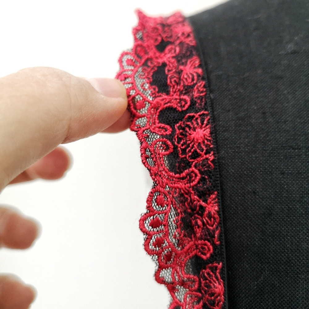 Vintage Romantic Red Floral Laced Corset - Picture 5 of 11